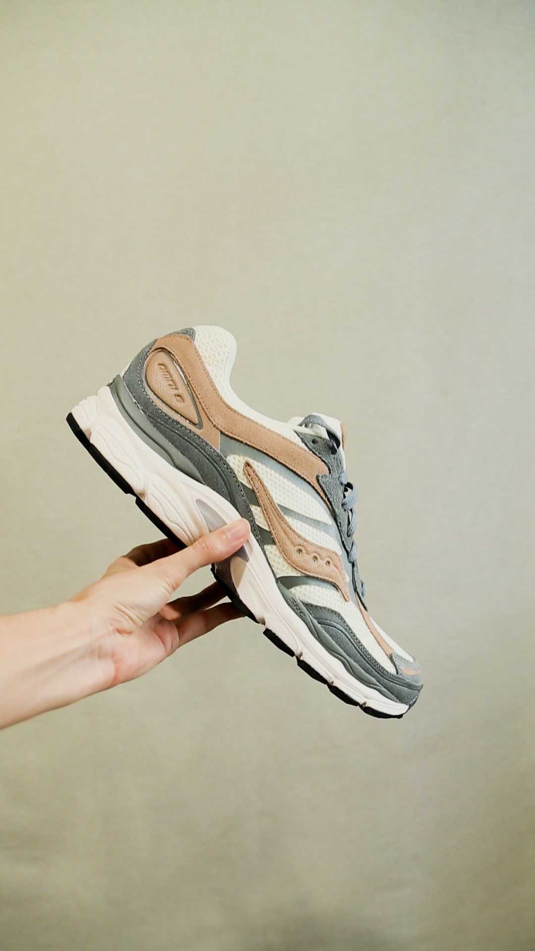 Saucony  sneakers